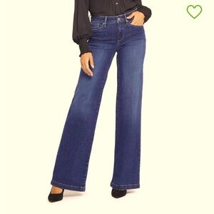 Flawless  and flattering NYDJ wide leg jean